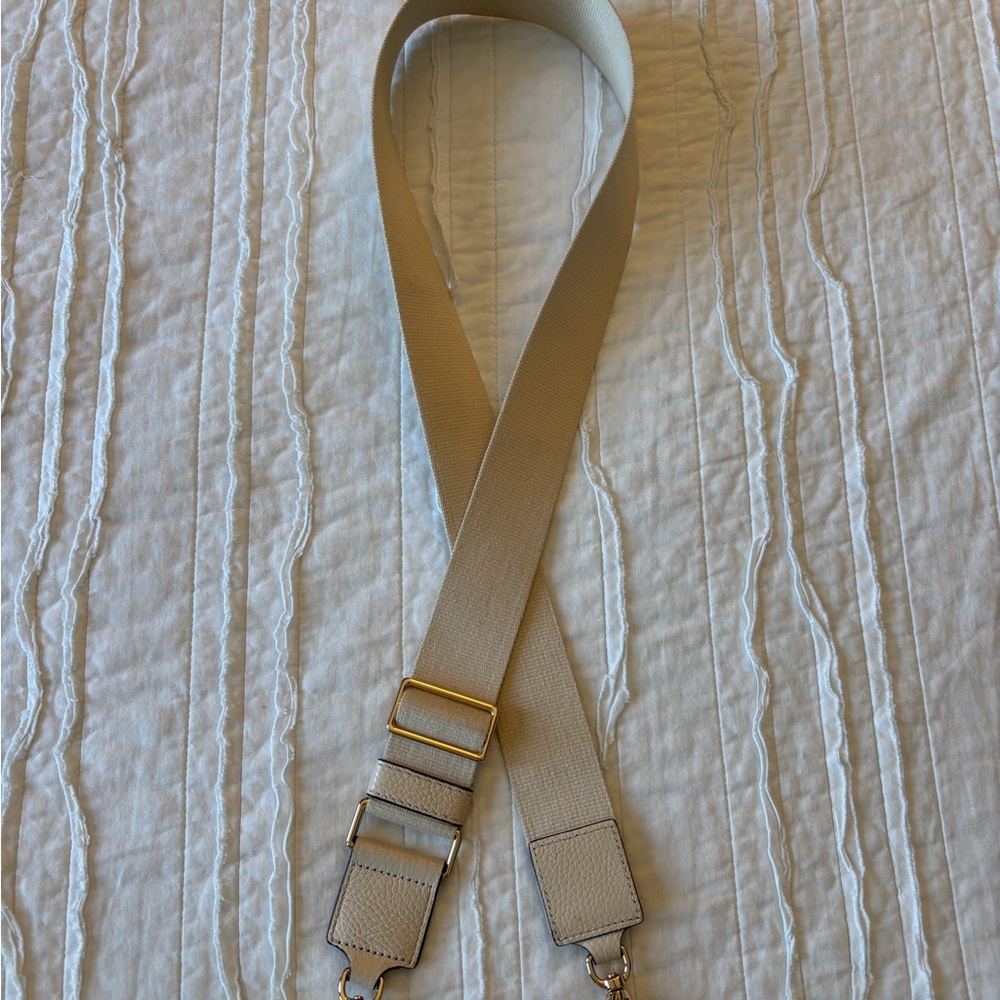 Tory Burch leather crossbody. - Picture 4 of 6